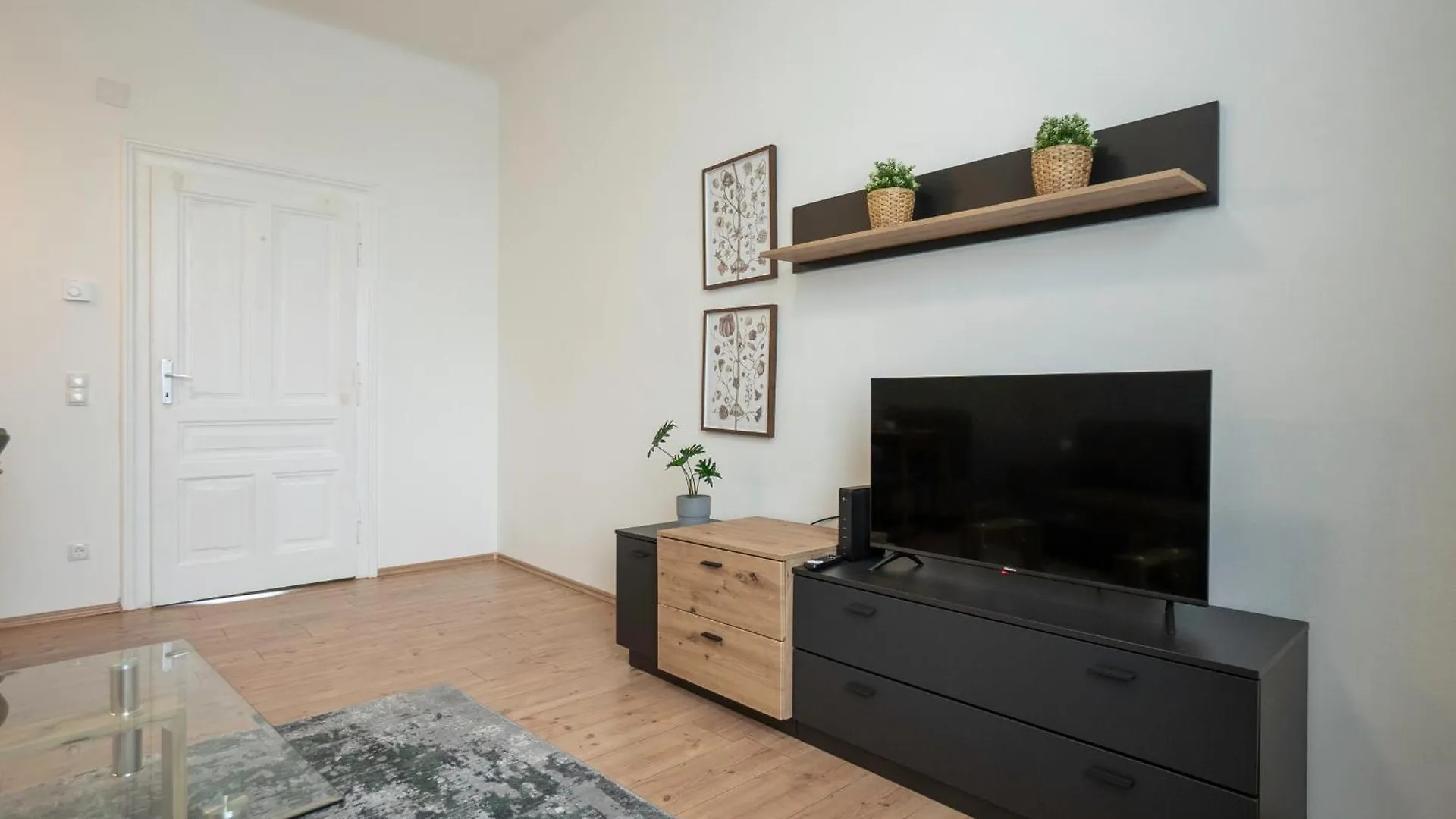 Homely 40M Apt, King-Size Bed, Next To Downtown Viyana Avusturya