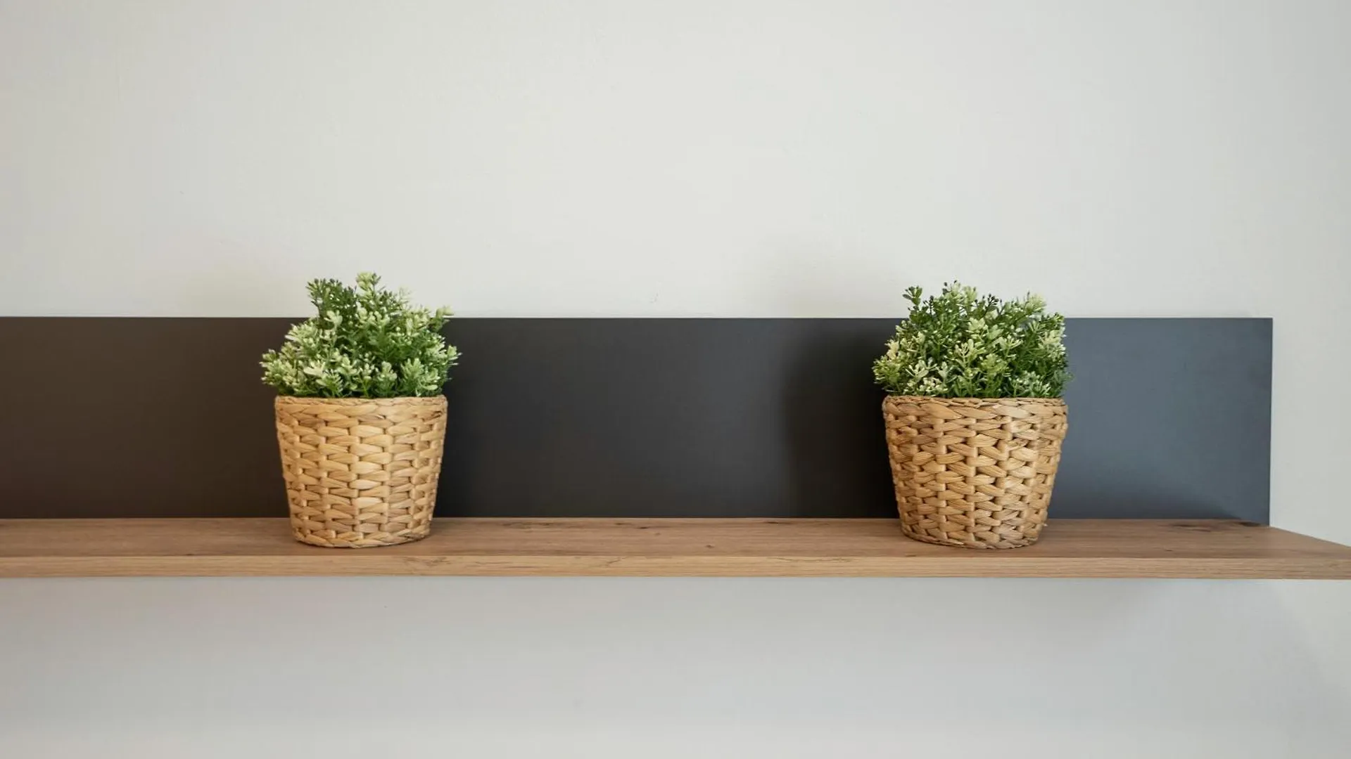 Homely 40M Apt, King-Size Bed, Next To Downtown Βιέννη
