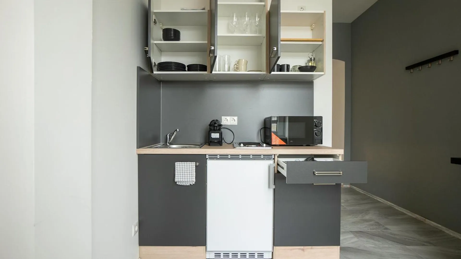 Homely 40M Apt, King-Size Bed, Next To Downtown Viyana Avusturya